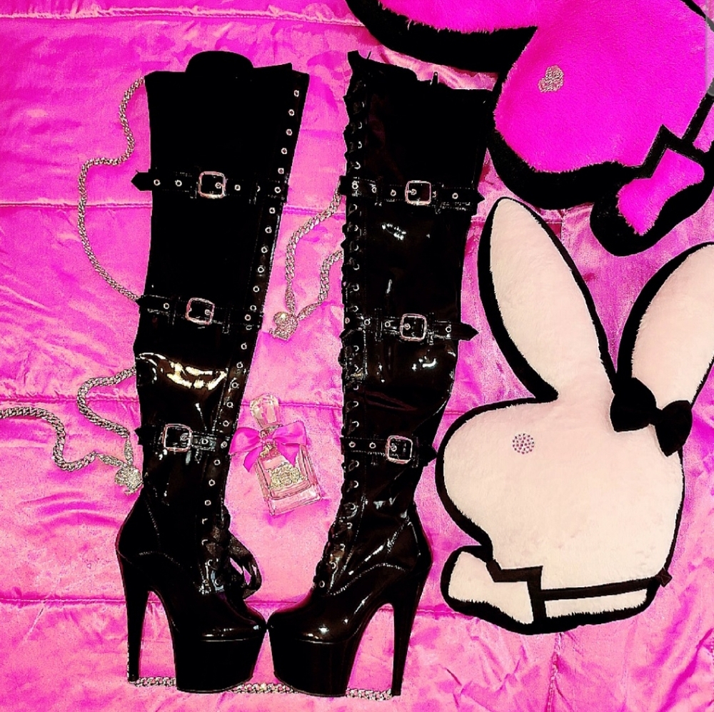((SOLD)) Pleaser thigh high platform boots 😍